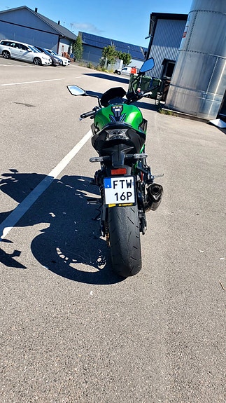 Kawasaki Z900 3 of 5