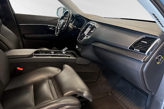 Volvo XC90 20 of 30