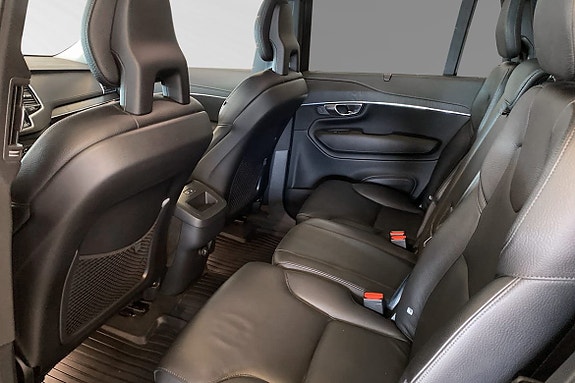 Volvo XC90 14 of 30