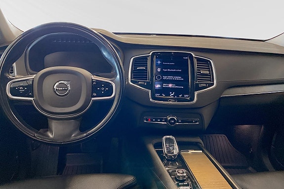 Volvo XC90 15 of 30