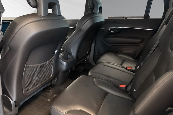 Volvo XC90 16 of 30