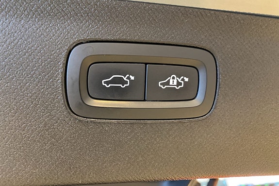 Volvo XC90 27 of 30