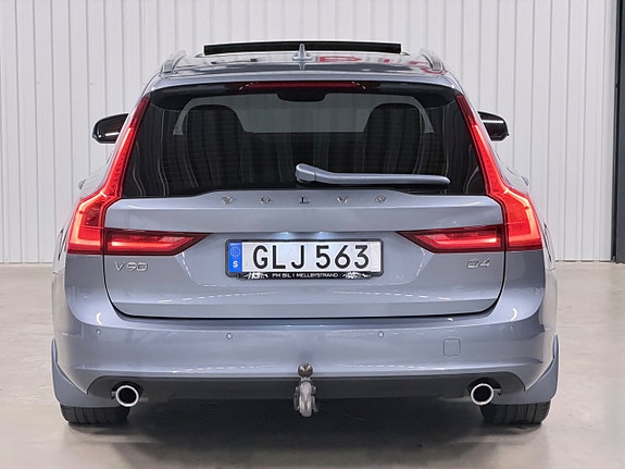 Volvo V90 8 of 30