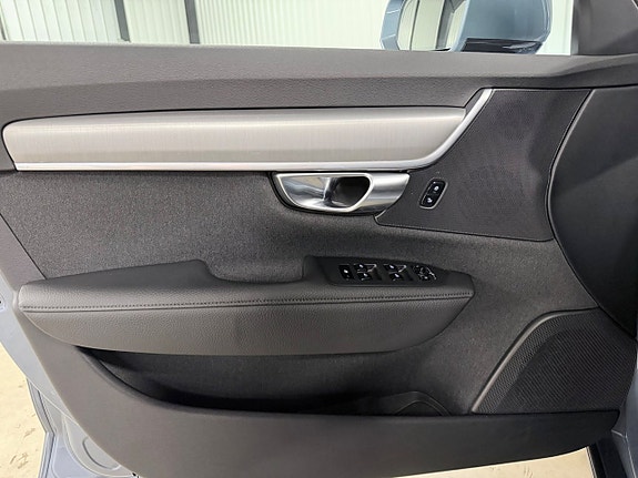 Volvo V90 23 of 30