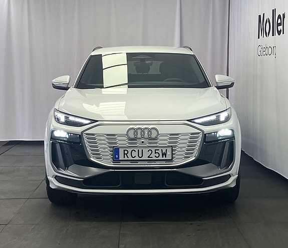 Audi Q6 e-tron 2 of 5