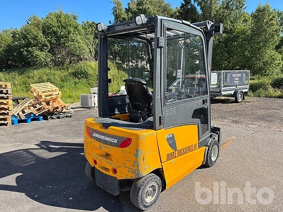 Truck Jungheinrich EFG 320 5 of 6