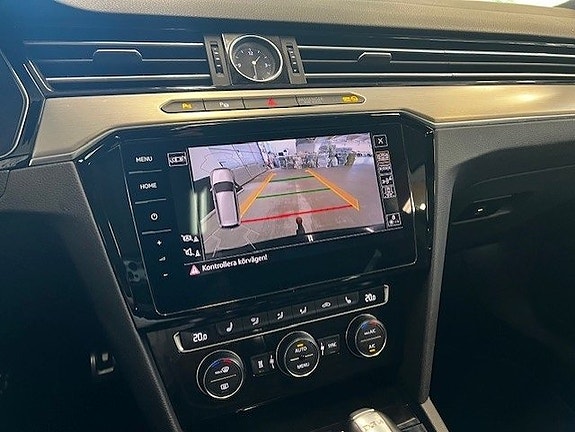 Volkswagen Passat Alltrack 16 of 19