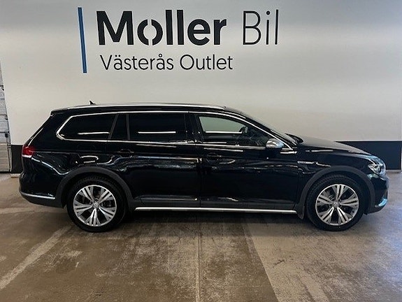 Volkswagen Passat Alltrack 4 of 19