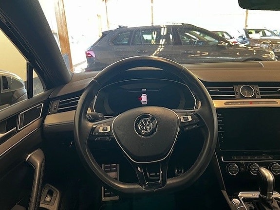 Volkswagen Passat Alltrack 12 of 19