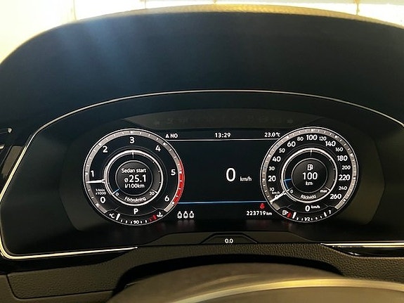 Volkswagen Passat Alltrack 17 of 19