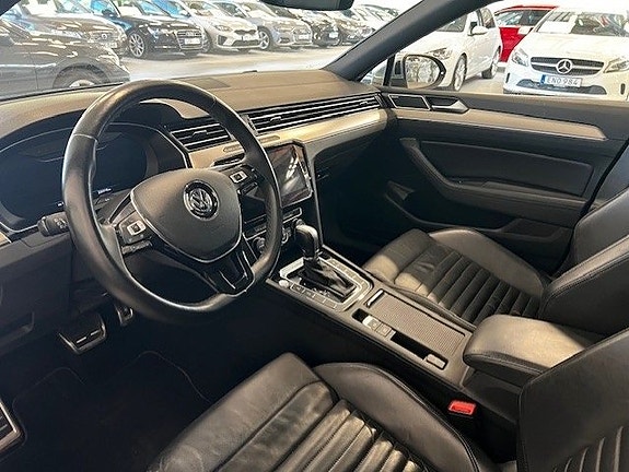 Volkswagen Passat Alltrack 14 of 19