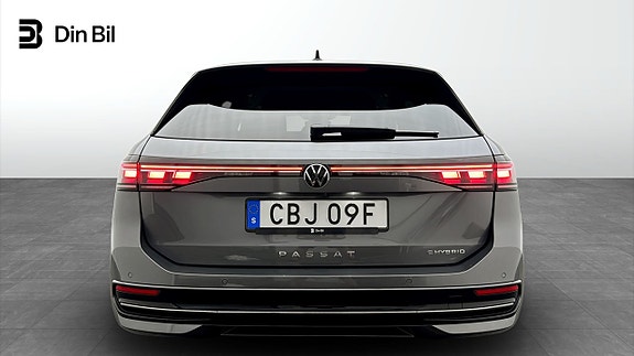 Volkswagen Passat 5 of 5