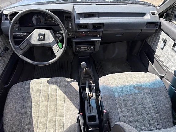 Toyota Corolla 14 of 21