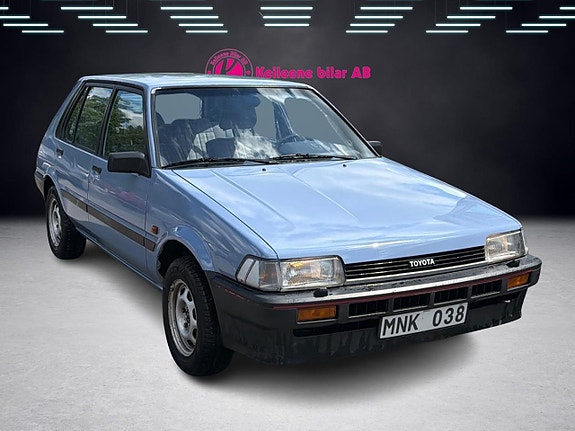 Toyota Corolla 4 of 5