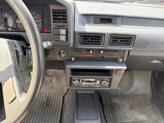 Toyota Corolla 11 of 21