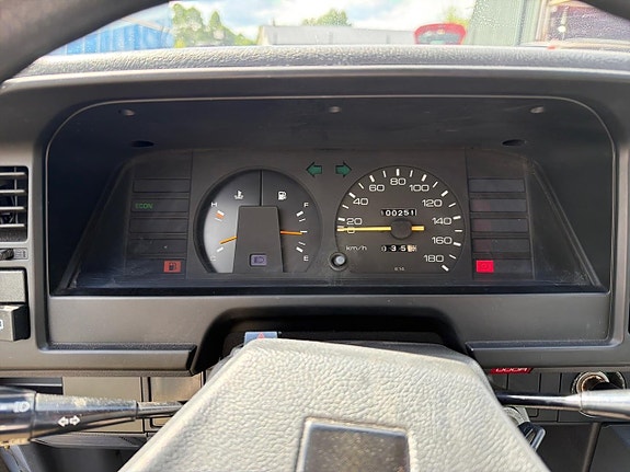 Toyota Corolla 17 of 21