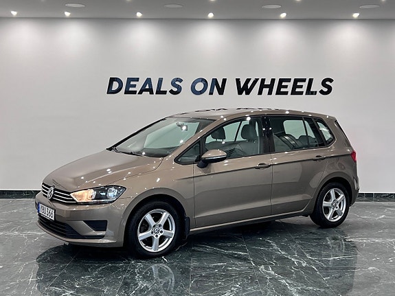 Volkswagen Golf Sportsvan 3 of 5
