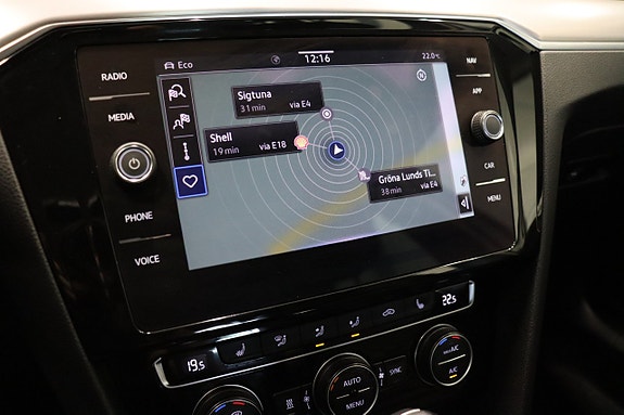 Volkswagen Passat Alltrack 22 of 27