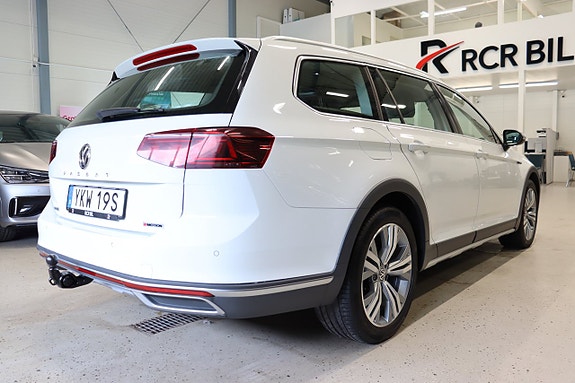 Volkswagen Passat Alltrack 4 of 5