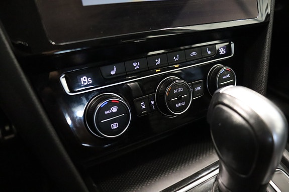 Volkswagen Passat Alltrack 25 of 27