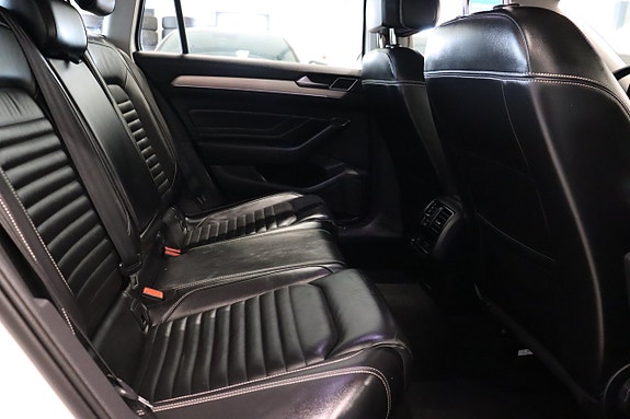 Volkswagen Passat Alltrack 11 of 27