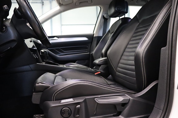 Volkswagen Passat Alltrack 9 of 27