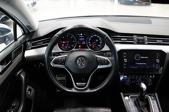 Volkswagen Passat Alltrack 13 of 27