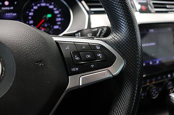 Volkswagen Passat Alltrack 17 of 27