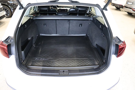 Volkswagen Passat Alltrack 6 of 27