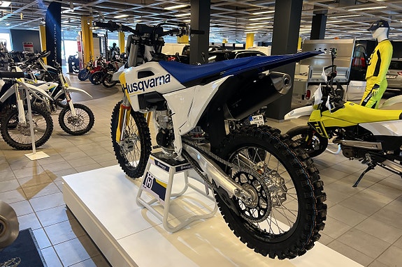 Husqvarna FC 450 2027 *Finns i lager* 4 of 11