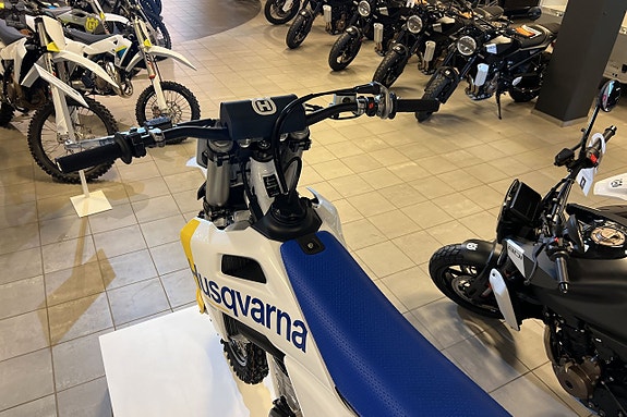 Husqvarna FC 450 2027 *Finns i lager* 9 of 11