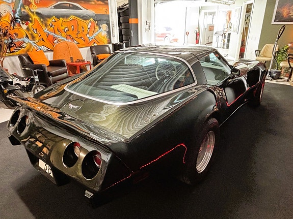 Chevrolet Corvette 6 of 21