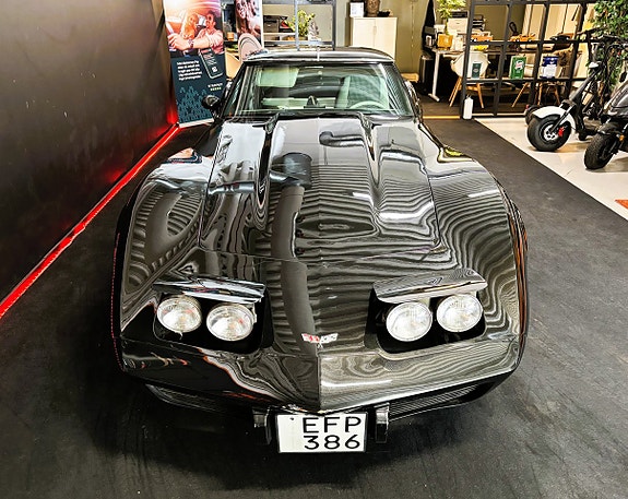 Chevrolet Corvette 3 of 21
