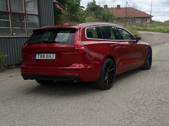 Volvo V60 4 of 5