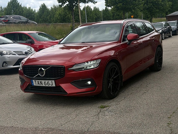 Volvo V60 2 of 5