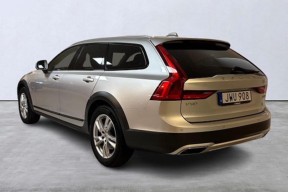Volvo V90 Cross Country 4 of 5