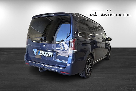Mercedes-Benz V300 4 of 5