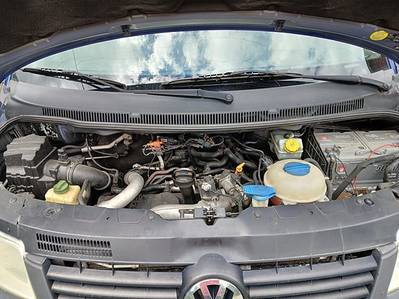 Volkswagen Transporter 3 of 5