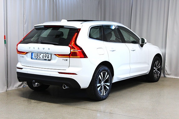 Volvo XC60 2 of 5