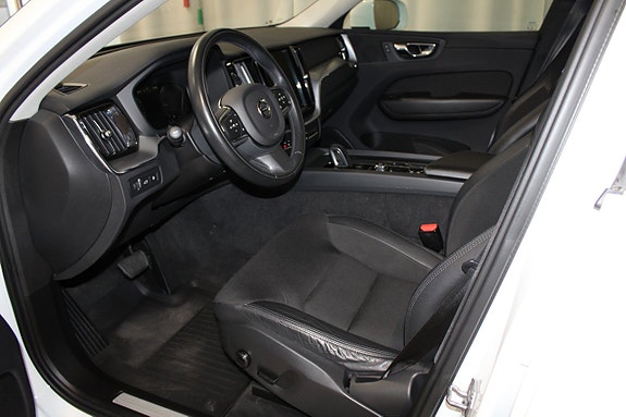 Volvo XC60 20 of 29