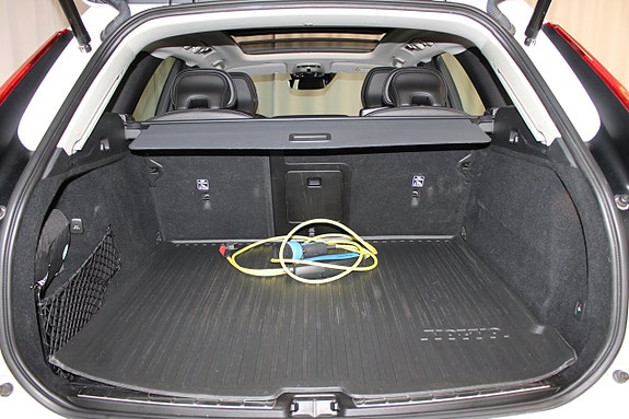 Volvo XC60 15 of 29