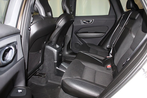 Volvo XC60 24 of 29