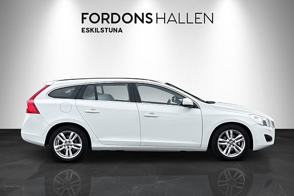 Volvo V60 4 of 5