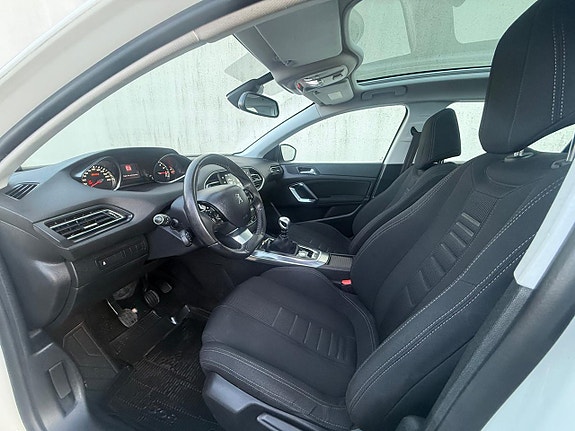 Peugeot 308 12 of 15