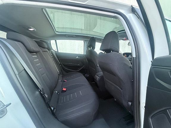 Peugeot 308 15 of 15