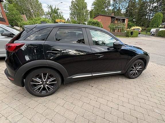 Mazda CX-3 2 of 5