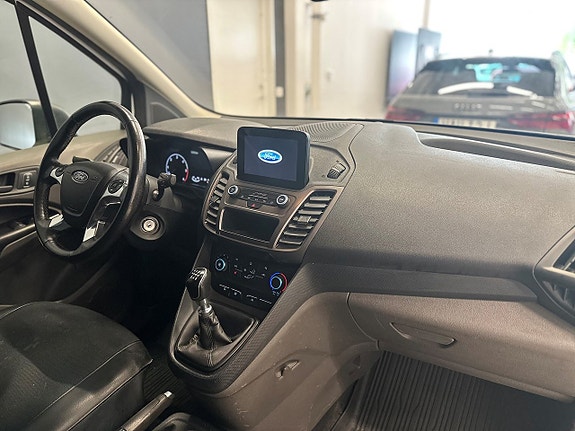 Ford Transit Connect 8 of 15