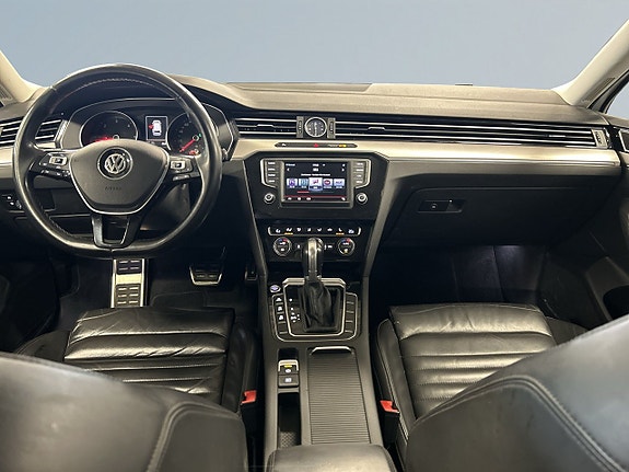 Volkswagen Passat Alltrack 8 of 23