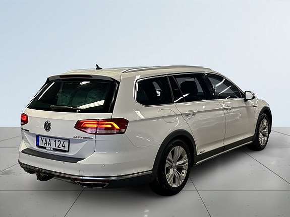 Volkswagen Passat Alltrack 6 of 23