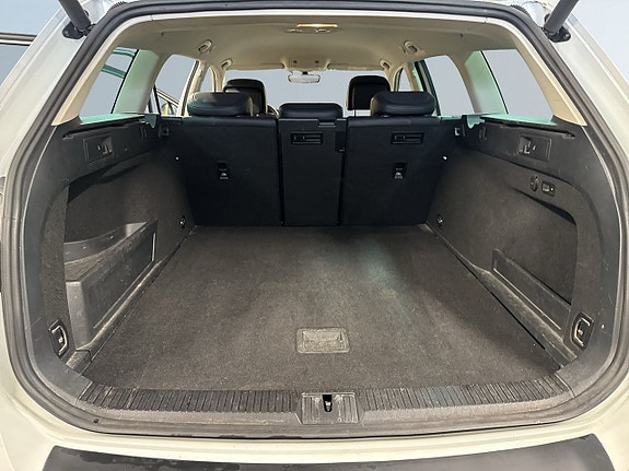 Volkswagen Passat Alltrack 12 of 23